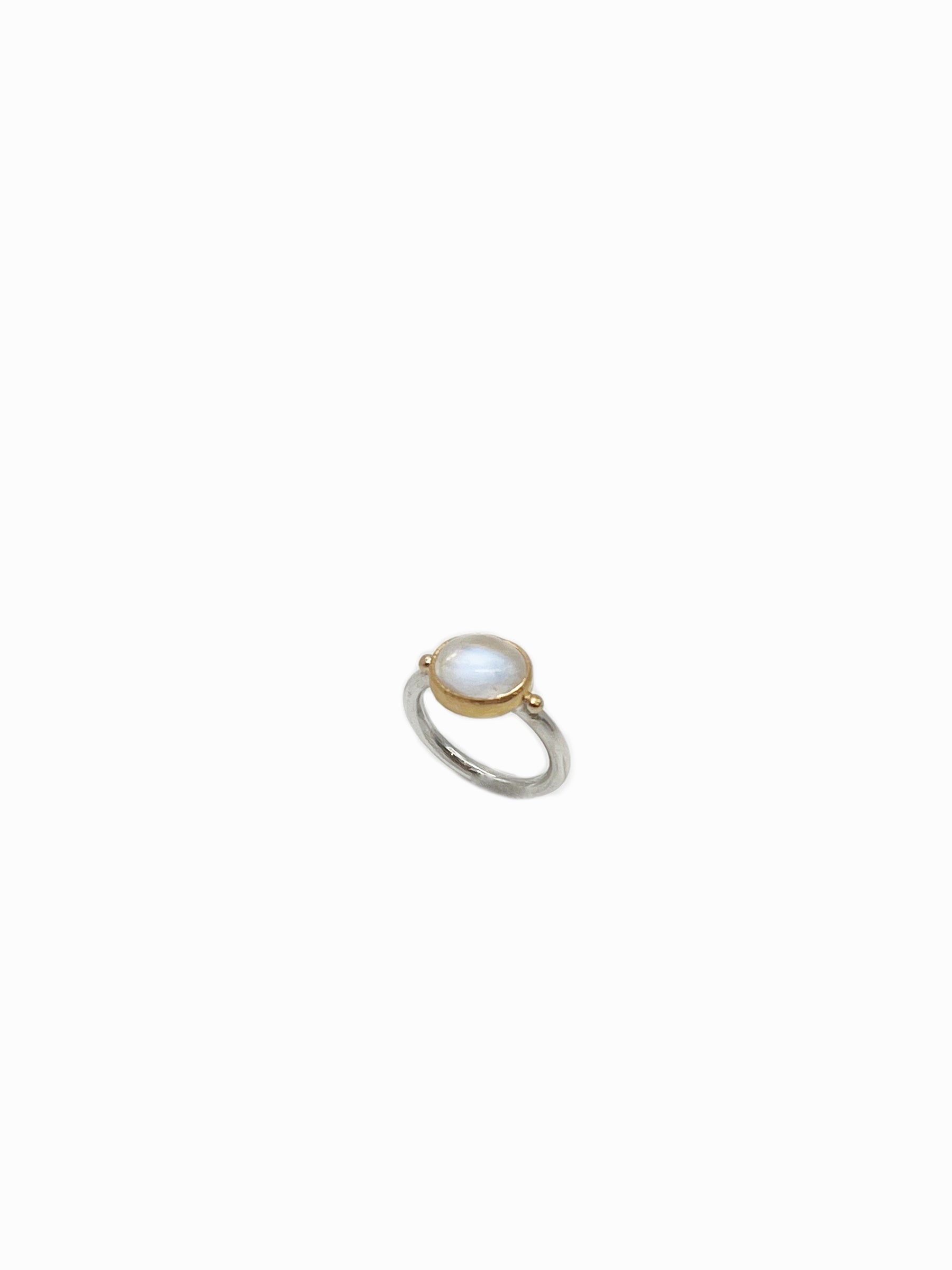 Moonstone Ring (LK473) created by Lynn Kelly – Gallery 33 New Zealand