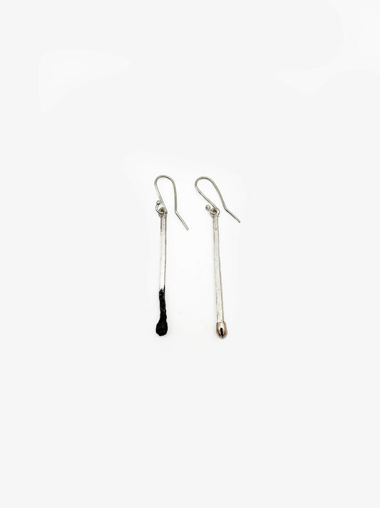 1 Burnt, 1 Live Match Earrings (DM585)