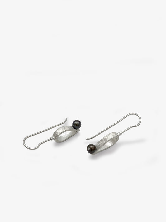Medium Drop Pearl Earrings