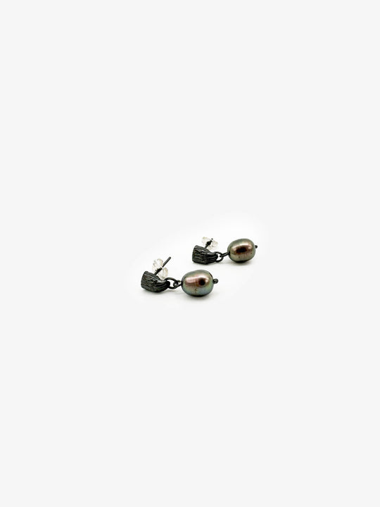 Pearly Paws Stud Earrings - Black