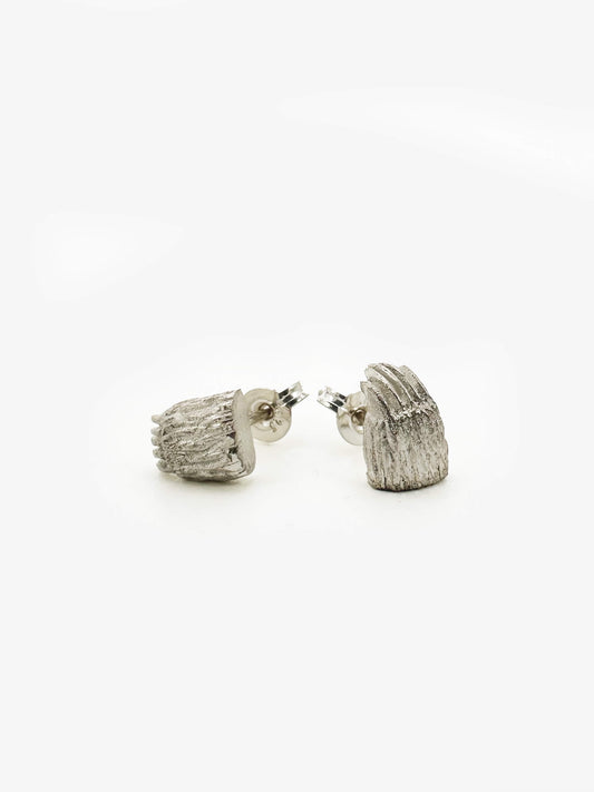 Paw Studs (JD45)
