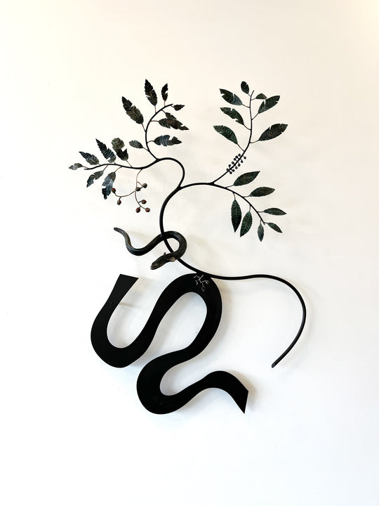 Reach. Otakaro River - Eel with Titoki and Mahoe.