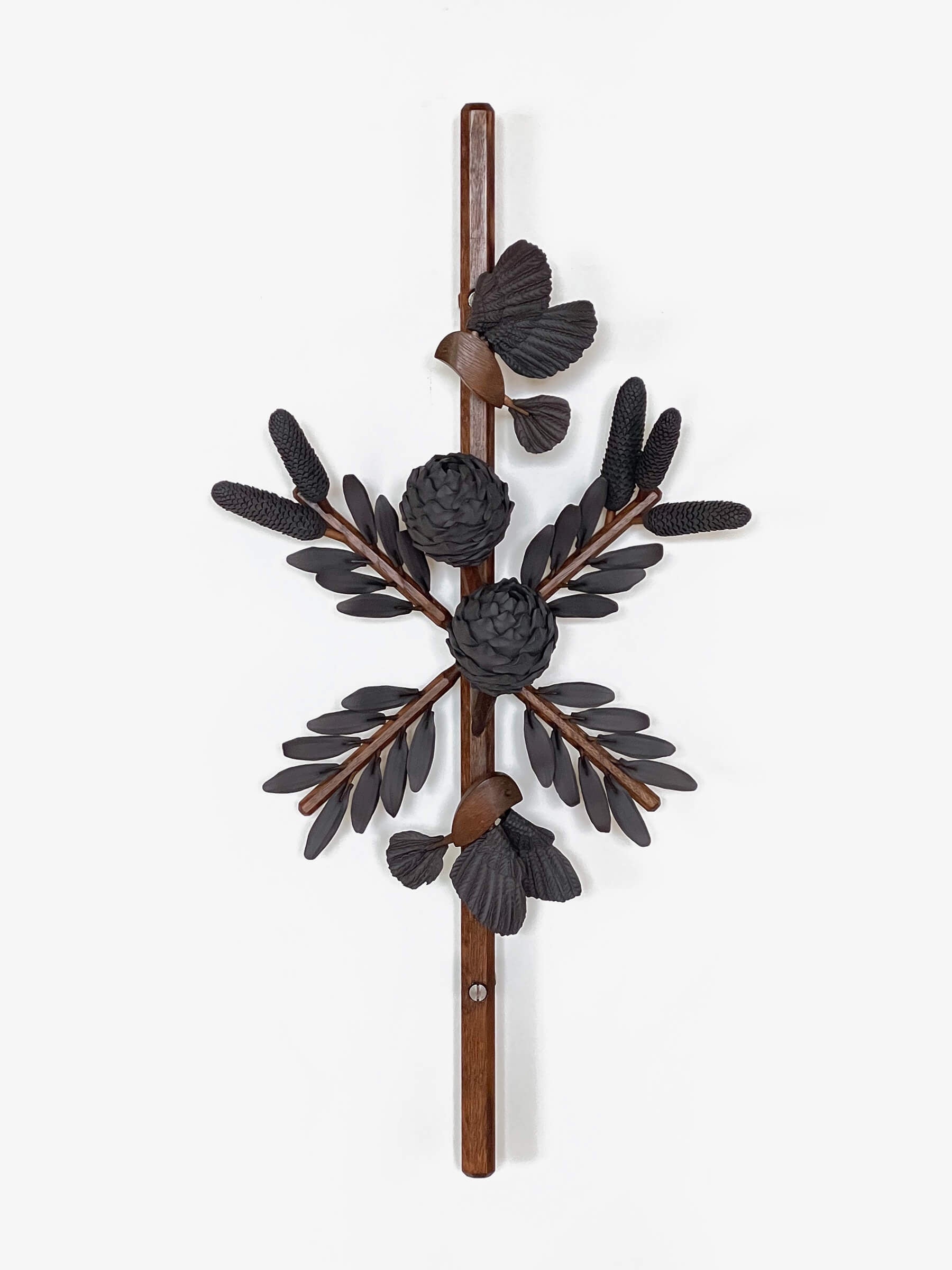 Kauri Column V created by Tim Main – Gallery 33 New Zealand